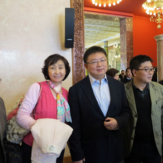 贾淑梅董事长在中俄经贸发展论坛上与商务部高层领导合影.jpg